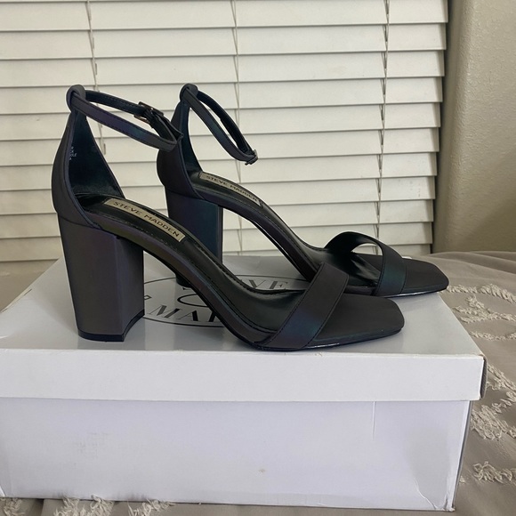 Steve Madden Delrey Metallic Heels - Picture 1 of 6